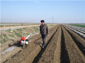 <b>開(kāi)溝起壟機(jī)</b>